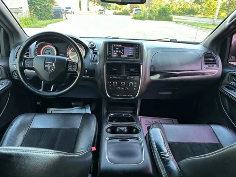 Used 2016 Dodge Grand Caravan SXT image 12