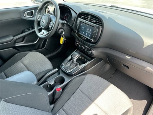 Certified 2020 Kia Soul S image 9