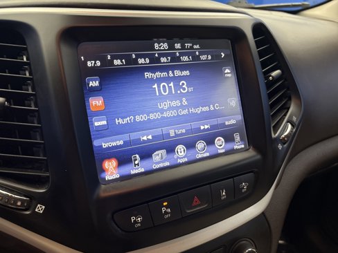 Used 2018 Jeep Cherokee Overland w/ Technology Group image 18