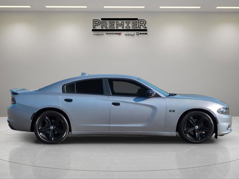Used 2018 Dodge Charger R/T image 12