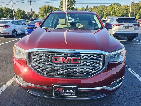 Used 2018 GMC Acadia Denali w/ Technology Package image 8