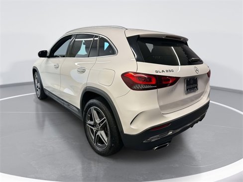 Used 2022 Mercedes-Benz GLA 250 4MATIC image 4