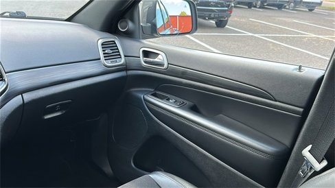 Used 2022 Jeep Grand Cherokee Laredo X image 24