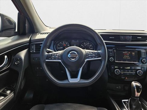 Used 2020 Nissan Rogue Sport SV image 11