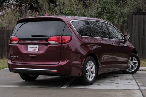 Used 2018 Chrysler Pacifica Touring Plus w/ Tire & Wheel Group image 10