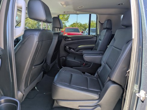 Used 2019 Chevrolet Suburban LT image 16