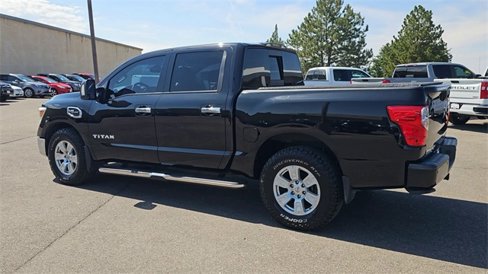 Used 2017 Nissan Titan SV image 6