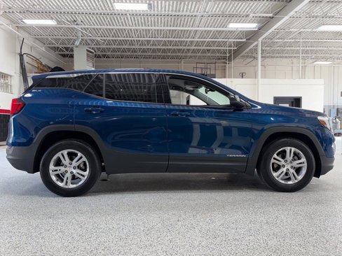 Used 2020 GMC Terrain SLE w/ LPO, Floor Liner Package image 11