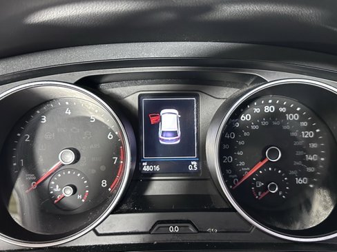 Used 2019 Volkswagen Tiguan SE w/ Panoramic Sunroof Package image 19