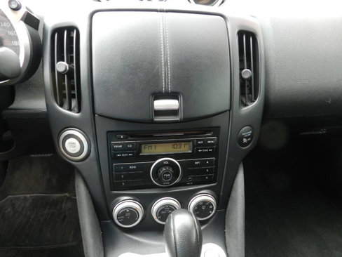 Used 2011 Nissan 370Z Roadster image 14