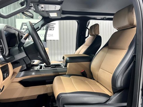 Used 2025 Ford F450 Lariat w/ FX4 Off-Road Package image 17
