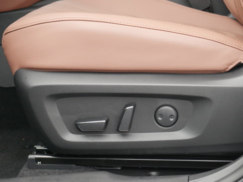 New 2025 Mitsubishi Outlander SEL image 13
