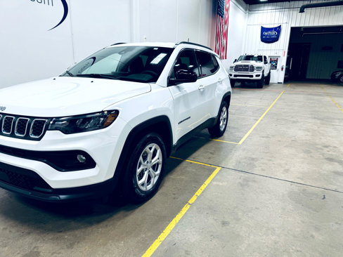 Used 2024 Jeep Compass Latitude image 18