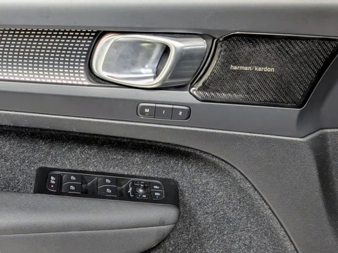Used 2021 Volvo XC40 P8 Recharge w/ Advanced Package image 15