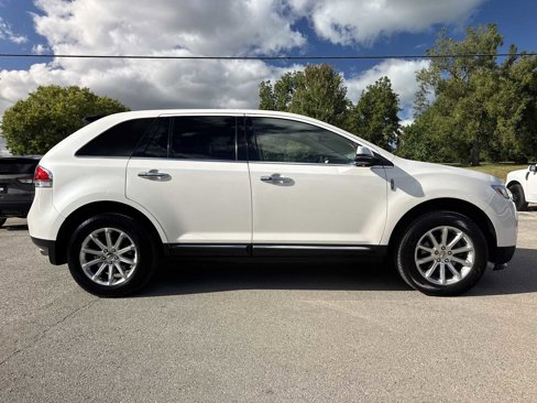 Used 2012 Lincoln MKX AWD image 5