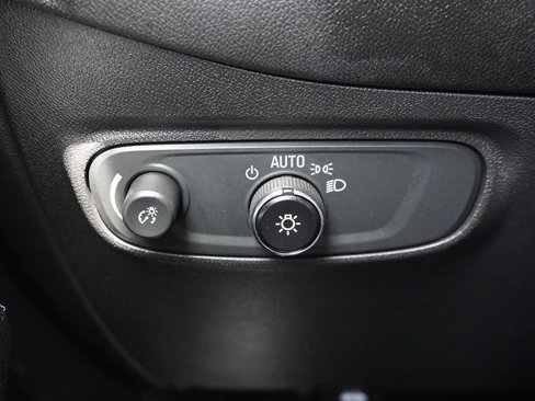 Used 2023 Chevrolet Equinox LT image 40