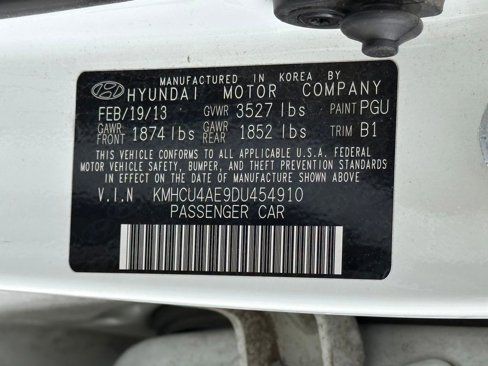 Used 2013 Hyundai Accent GLS w/ Premium Pkg image 20