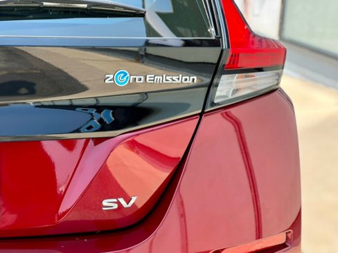 Used 2021 Nissan Leaf SV image 9