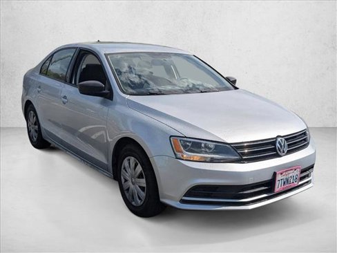 Used 2016 Volkswagen Jetta S image 3