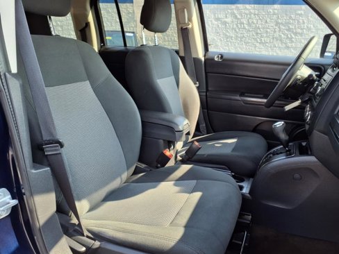 Used 2017 Jeep Patriot Latitude image 11