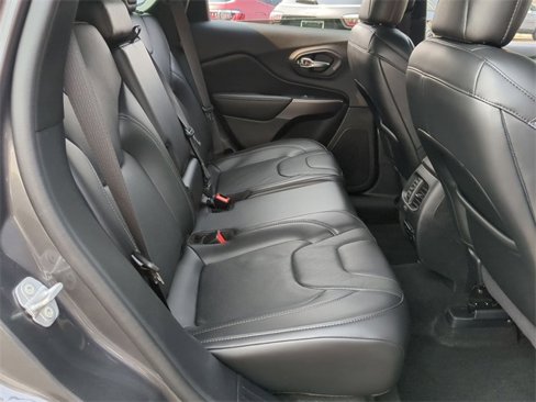 Used 2020 Jeep Cherokee Limited image 19
