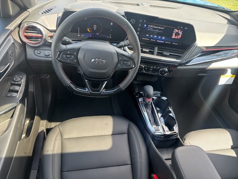 New 2025 Chevrolet Trax RS w/ Sunroof Package image 25