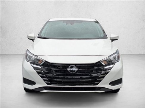 Used 2024 Nissan Versa SV image 2