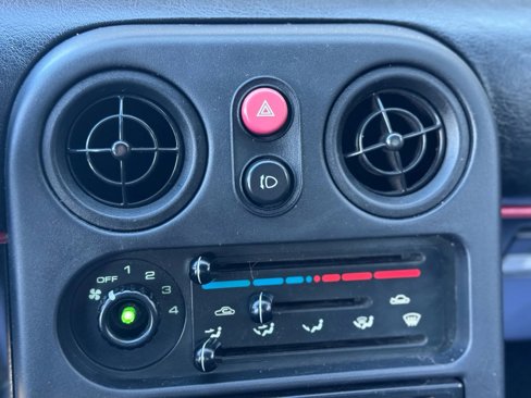 Used 1990 MAZDA MX-5 Miata image 23