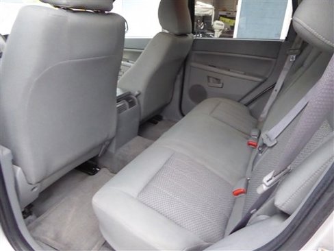 Used 2005 Jeep Grand Cherokee Laredo w/ Cargo Convenience Group image 16