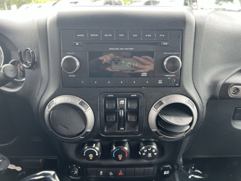 Used 2017 Jeep Wrangler Unlimited Sport w/ Quick Order Package 24S image 17