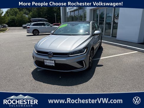 Used 2025 Volkswagen Jetta SE image 1