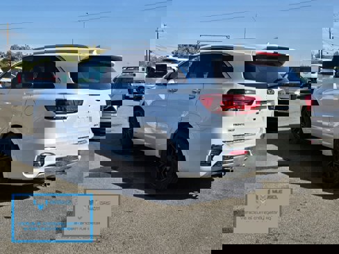 Used 2020 Kia Sorento SX image 2