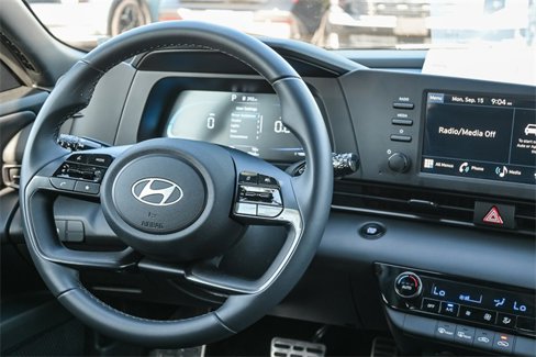 Certified 2025 Hyundai Elantra Sport image 16
