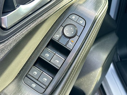 Used 2023 Nissan Rogue SV image 18