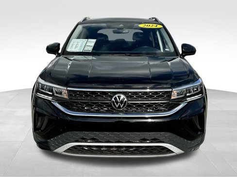 Used 2024 Volkswagen Taos SE image 8