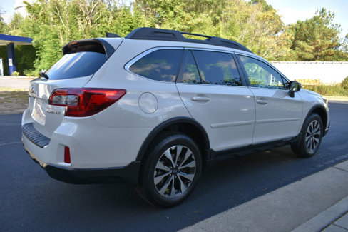 Used 2016 Subaru Outback 2.5i Limited image 3