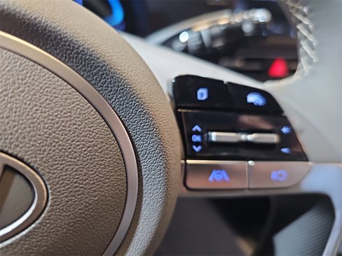 New 2025 Hyundai Elantra Sport image 17