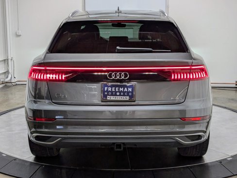 Used 2019 Audi Q8 Prestige w/ Luxury Package image 7