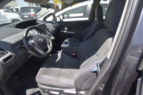 Used 2014 Toyota Prius V Three image 2