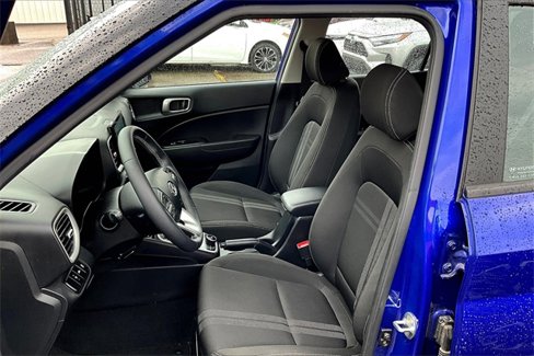Used 2022 Hyundai Venue SEL image 25