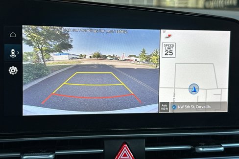 Used 2024 Hyundai Elantra SEL image 19