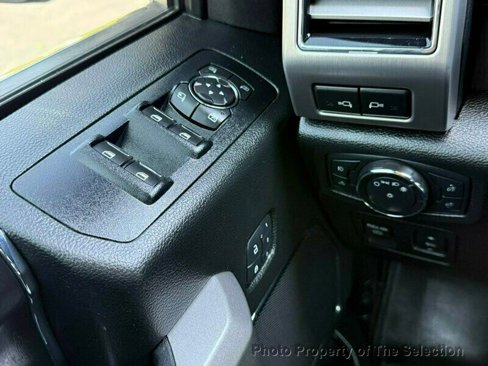 Used 2018 Ford F150 Platinum w/ Equipment Group 701A Luxury image 40