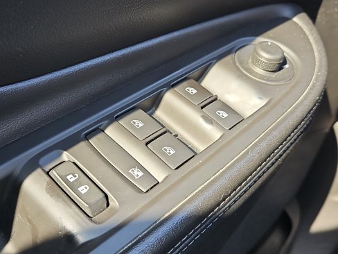 Used 2020 Buick Encore Preferred image 18