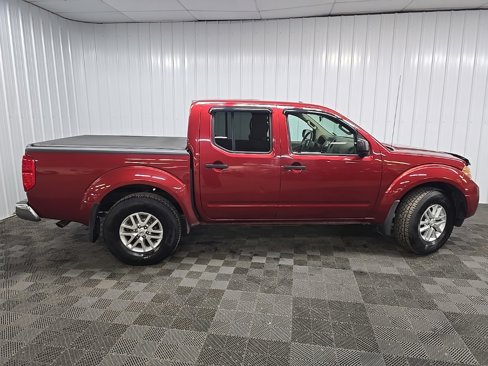 Used 2015 Nissan Frontier SV image 2