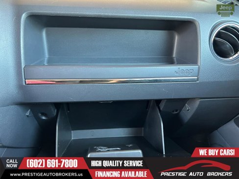 Used 2010 Jeep Compass Limited image 28