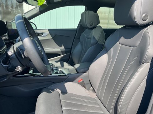 Used 2020 Audi A4 2.0T Premium Plus w/ Premium Plus Package image 13