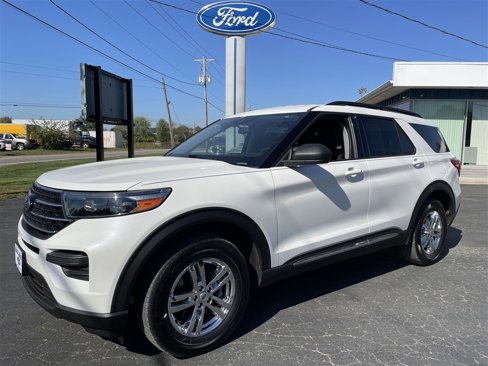 Used 2020 Ford Explorer XLT w/ Comfort Package image 2
