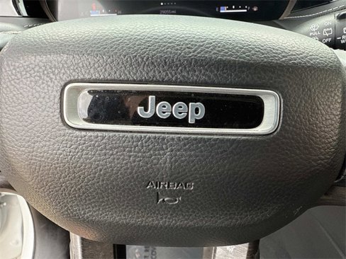 Used 2022 Jeep Grand Cherokee L Limited image 36