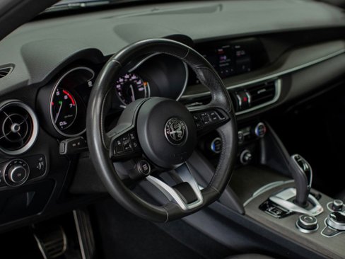 Used 2022 Alfa Romeo Stelvio Ti image 19