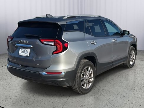 Used 2024 GMC Terrain SLT image 5